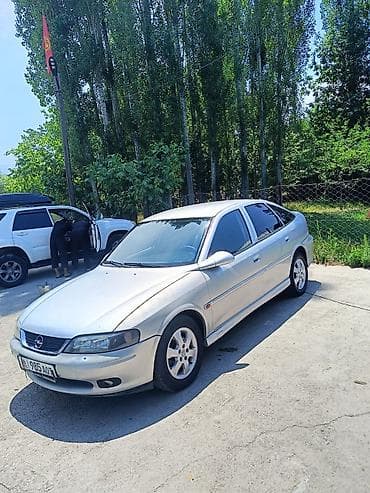 Opel Vectra: 2001 г., 1.8 л, Механика, Бензин, Седан