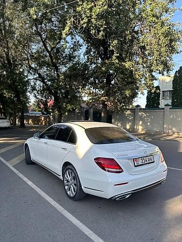 Транспорт: Mercedes-Benz E-Class: 2018 г., 2.2 л, Автомат, Бензин, Седан — 3