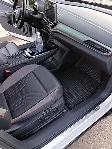 кыргыз кийимдер: Volkswagen ID.4: 2022 г., Электромобиль, Кроссовер — 8