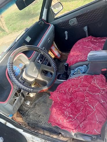 обмен авто с доплатой: Компактный городской хэтчбек белого цвета. Основные особенности: - — 8