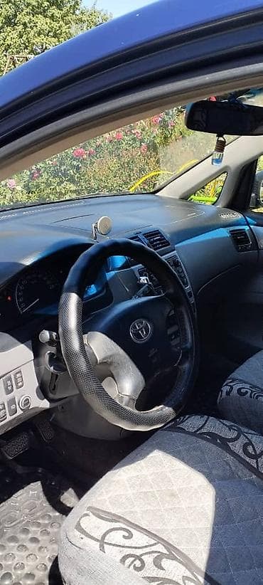 lada 2105: Toyota Avensis Verso: 2003 г., 0.2 л, Автомат, Минивэн — 7