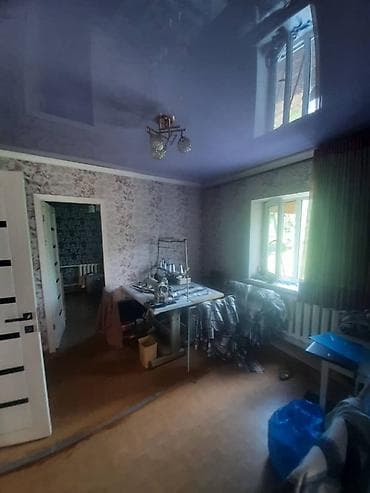 дом маловодная: Дом с участком - Кирпичный одноэтажный дом с двускатной крышей. - — 5