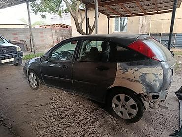 эконом машина: Ford Focus: 2001 г. — 4