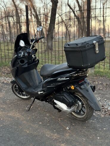 мото формы: Макси-скутер 150 куб. см, Бензин, Б/у — 5