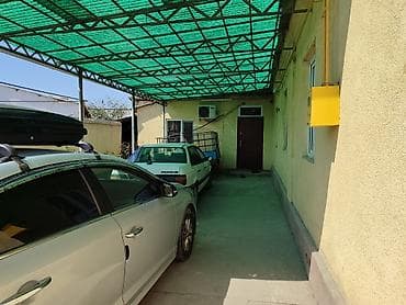 3 3: Продаётся кирпичный дом в городе Токмок Количество комнат: 7 Этаж: 1 — 3