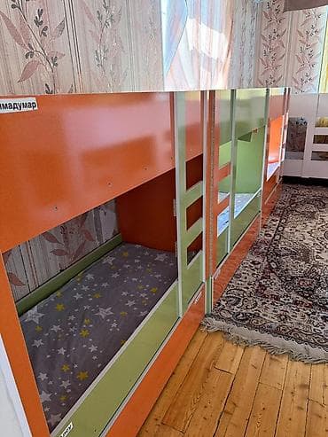 Двухъярусная детская кровать, Б/у, ЛДСП, цвет - Оранжевый at lalafo.kg Двухъярусная детская кровать, Б/у, ЛДСП, цвет - Оранжевый