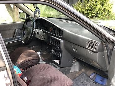 тайота камри 79: Mazda 626: 1991 г., 2 л, Механика, Бензин, Седан — 5