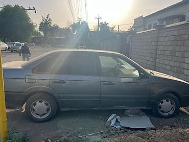 1 9 тди: Volkswagen Passat: 1989 г., 1.8 л, Кол менен иштөөчү, Бензин, Седан — 5