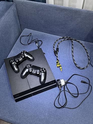 playstation plus: Продаю пс4 1 тб Комплект полный Годовая подписка 40 игр Писать — 1