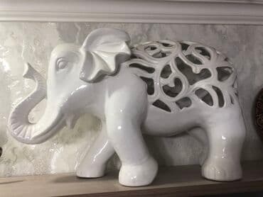 коллекционные монеты нбкр: Элегантная декоративная фигурка слона в белом цвете. Отличается — 1