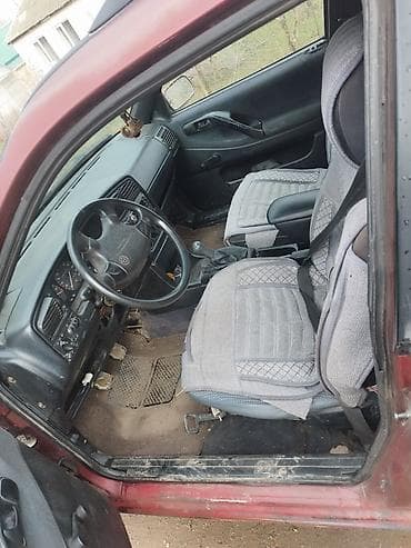 mitsubishi karisma: Volkswagen Passat: 1994 г., 2 л, Ручные, Бензин, Универсал — 5
