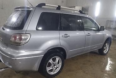 range rower: Mitsubishi Outlander: 2004 г., 2 л, Механика, Бензин, Кроссовер — 5