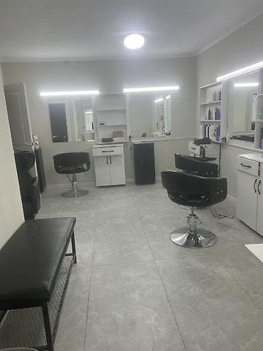 сдаю помещения под салон красоты: Сдается Парикмахерское рабочее место в полностью оборудованном салоне — 2