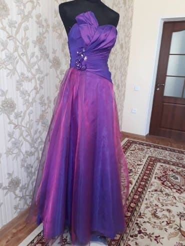 платье с пайетками большого размера: Вечернее платье, Пышное, Длинная модель, Без рукавов, Открытая спина, XS — 4