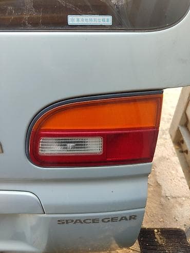 Стекло Переднее правое Mitsubishi, 2003 г., Оригинал — 1