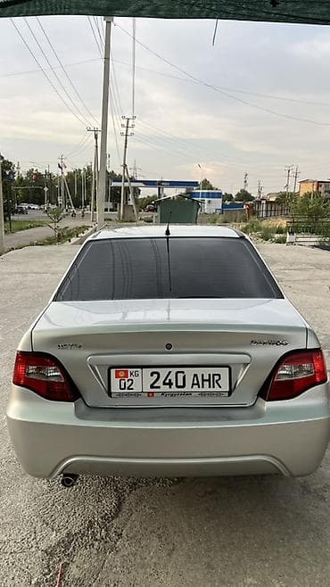 pasat b5: Daewoo Nexia: 2010 г., Седан — 3