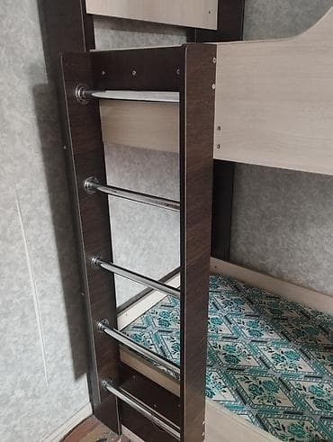 Туалетные столики: Двухъярусная кровать с матрасами - Конструкция: два спальных места — 2