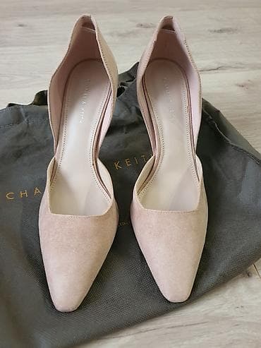 Каблук 8-9 см, состояние отличное, очень удобная колодка, покупала в