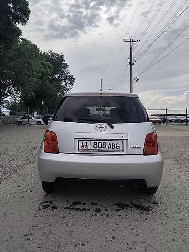 продаю кио рио: Toyota Ist: 2003 г., 1.3 л, Автомат, Бензин, Хэтчбэк — 4
