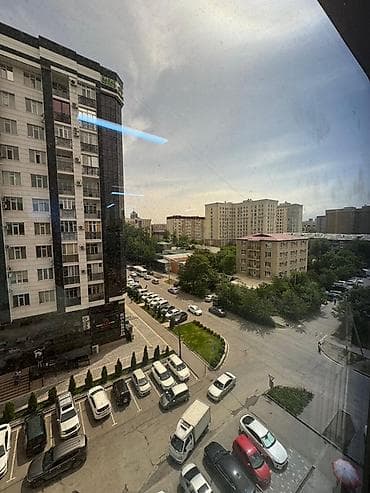 Кыймылсыз мүлк: Кеңселерди ижаралоо, 179 м², Соода борборунда, Тоолор көрүнүп турат, 1-катар, Жабдуулары менен — 10