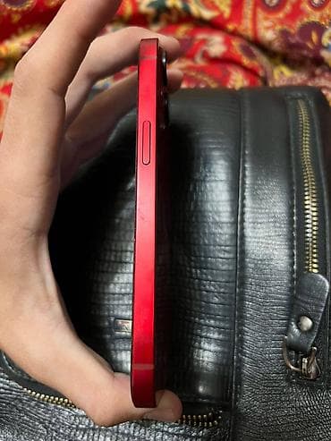 k 30: IPhone 13, 128 ГБ, Красный — 4