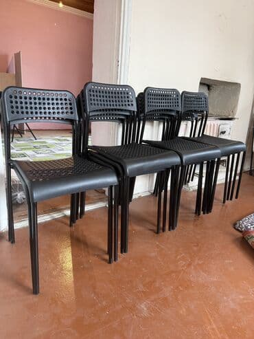 стол компьютерный угловой: Офисный стул, Б/у, цвет - Черный, Пластик — 5