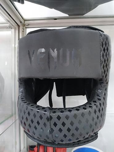 боксёр: Боксеркий шлем с бампером шлем для бокса Venum в спортивном магазине — 1