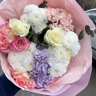 Нежный букет в розовых тонах,свежий,был собран и подарен сегодня в