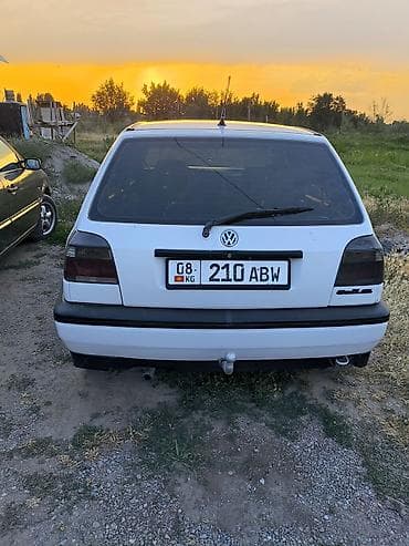 lexus is 2017: Volkswagen Golf: 1998 г., Хэтчбэк — 3