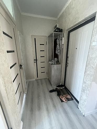 12 мкр квартира: 2 комнаты, 50 м², 105 серия, 3 этаж, Свежий ремонт — 1