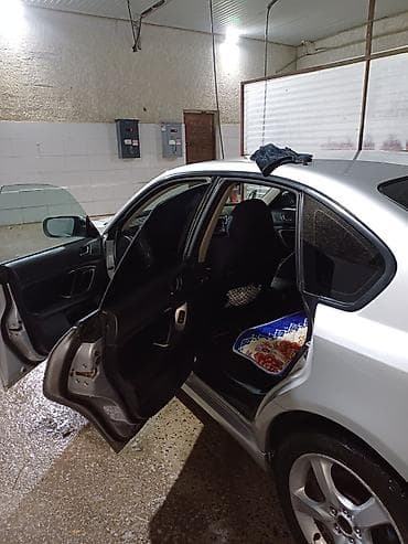 Subaru Legacy: 2004 г., 2 л, Автомат, Бензин, Седан — 4