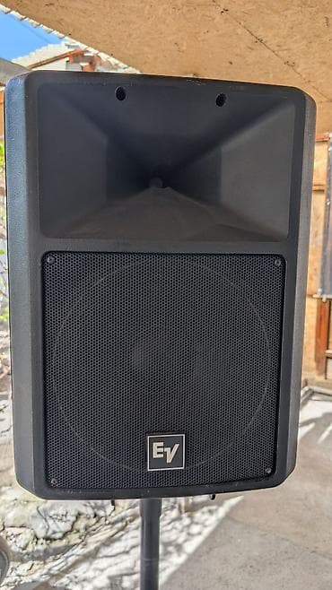 Пассивная акустическая система с усилителем в рэк-корпусе без пульта и