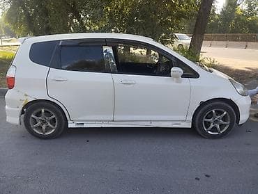 Транспорт: Honda Fit: 2004 г., 1.3 л, Автомат, Бензин, Хэтчбэк — 4
