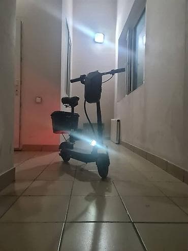 снежный самокат: Электросамокат, Б/у — 2