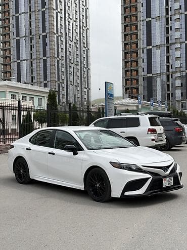 Унаа сатуу: Toyota Camry: 2021 г., 2.5 л, Вариатор, Гибрид, Седан — 2
