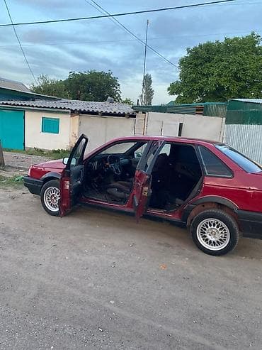 Volkswagen: Volkswagen Passat: 1989 г., Механика, Бензин, Седан — 3