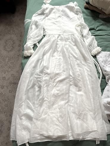 белый платия: Новое платье, ни разу не надевала. Размер: S 42 Очень красиво сидит по — 5