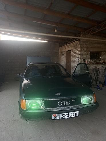 Audi 100: 1988 г., 2.3 л, Механика, Газ, Седан