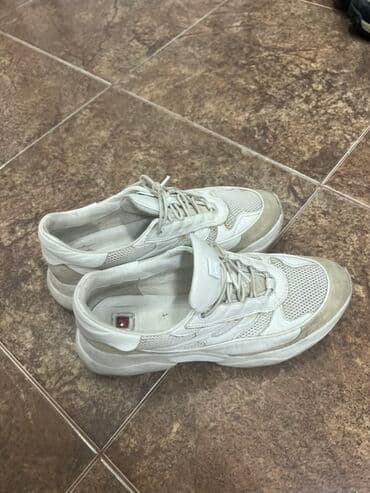 hogl: Белые кроссовки австралийский бренд Hogl на массивной подошве — 1