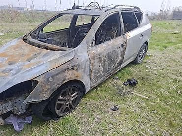 Lixiang: Автомобиль после пожара — на разбор/металл. Тип кузова: универсал, 5 — 5