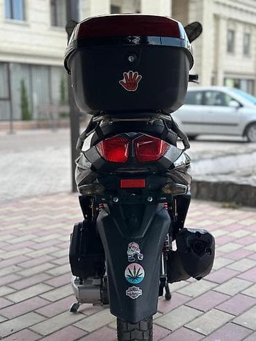 byd son: Тип скутера 175 куб. см, Бензин — 4
