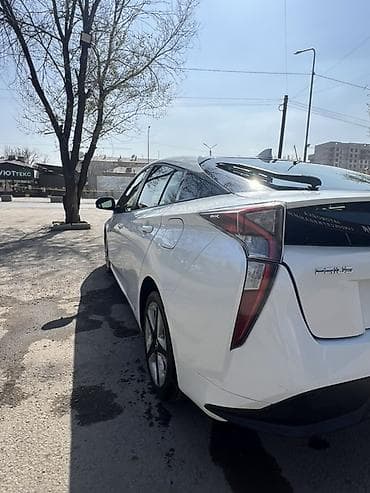 капот на приус: Toyota Prius: 2016 г., Гибрид, Хэтчбэк — 6