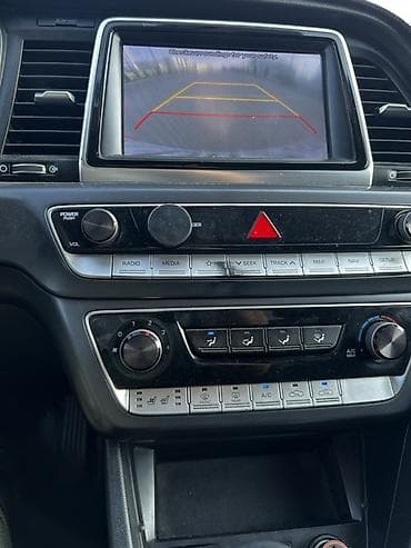 Hyundai Sonata: 2019 г., 2 л, Автомат, Газ, Седан — 9