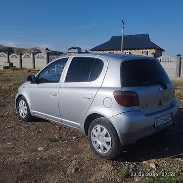 Унаа сатуу: Toyota Yaris: 2002 г., 1.3 л, Кол менен иштөөчү, Бензин, Хетчбек — 3