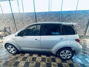 Toyota Ist: 2003 г., 1.3 л, Автомат, Бензин, Хетчбек — 4
