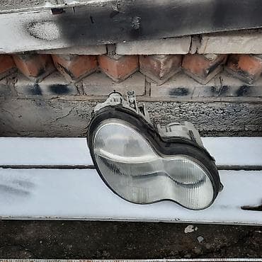 Системы освещения: Передняя правая фара Mercedes-Benz Б/у — 1