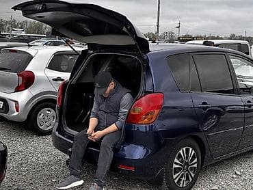 Продажа авто: Toyota Corolla Verso: 2003 г., 1.6 л, Ручные, Бензин, Минивэн — 8