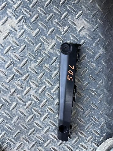 молдинг на бампер: Бампер Toyota, Б/у — 1