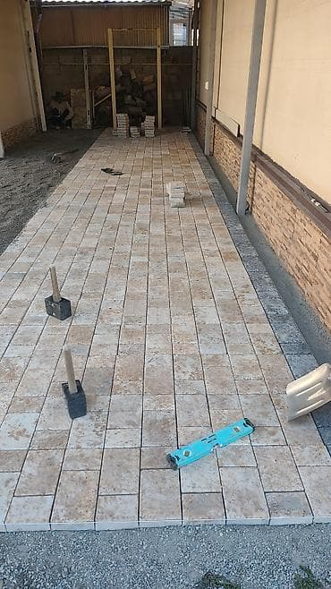 сухая стяжка пола цена: Укладка тротуарной плитки под ключ - Профессиональное мощение дворов — 2