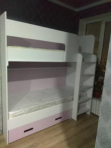двухъярусные кровати для девочек: Двухъярусная детская кровать, Б/у, ЛДСП, цвет - Белый — 1